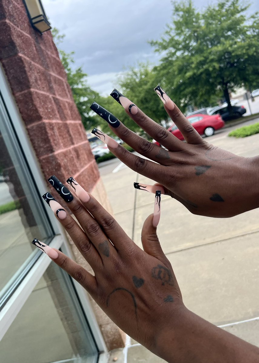 What she asked for vs What she got 🖤 #raleighnailtech #raleighnc #nailart