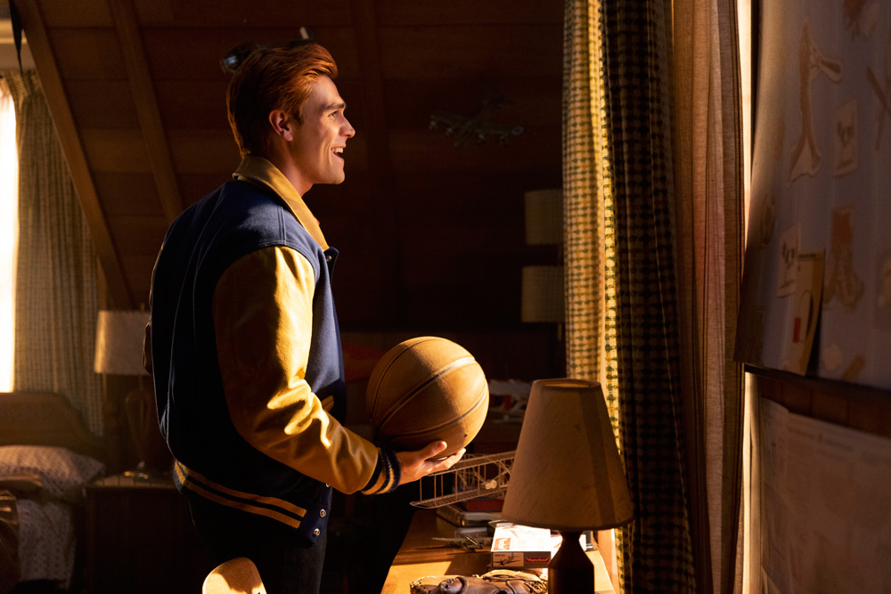 What2Vue's tweet photo. The CW released Promotional Photos of Riverdale episode "Chapter 131: Archie the Musical" (7.14/S07E14) https://t.co/2O1x9inS6Z #Riverdale #PromoPhotos #CW https://t.co/kFgYqJqEfO