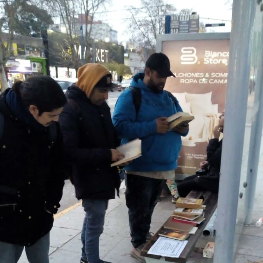 CasadeVeinte's tweet image. En resumen pasaron: 
👥250 personas por nuestra sede
📦30 cajas repartidas en distintas partes de la ciudad
📚3000 libros sembrados
🎙️ 20 medios de comunicación 
📖2 presentaciones de libros en vivo!

¡Gracias a todos!

#SomosCasade20 
#siembradelibrosmdp 
#librosperdidosmdp