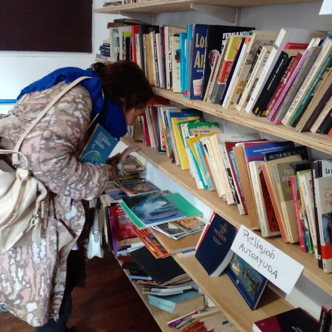 CasadeVeinte's tweet image. En resumen pasaron: 
👥250 personas por nuestra sede
📦30 cajas repartidas en distintas partes de la ciudad
📚3000 libros sembrados
🎙️ 20 medios de comunicación 
📖2 presentaciones de libros en vivo!

¡Gracias a todos!

#SomosCasade20 
#siembradelibrosmdp 
#librosperdidosmdp