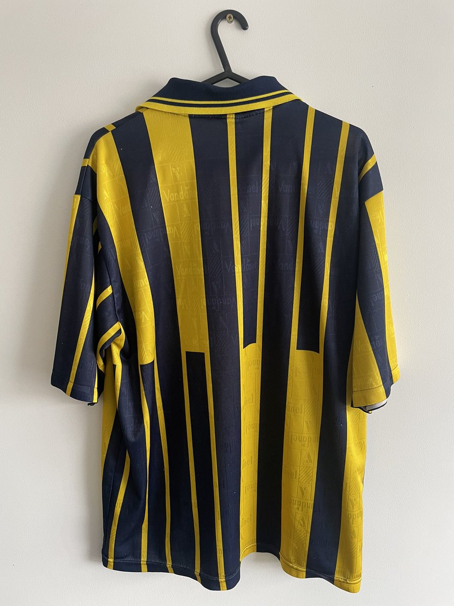 Lewis_TBW's tweet photo. Recently acquired the size needed for my #StevenageFC collection, now a spare up for grabs. 

Stevenage Borough FC 1996/97 Away Shirt Vandanel - Size Medium (46 inch chest, 29 inch length) 👕 

Live on eBay now: https://t.co/TL5KF6Qym1

#KeepItBoro #Sunbank #ClassicShirts #Retro https://t.co/fbxqa4Wa71