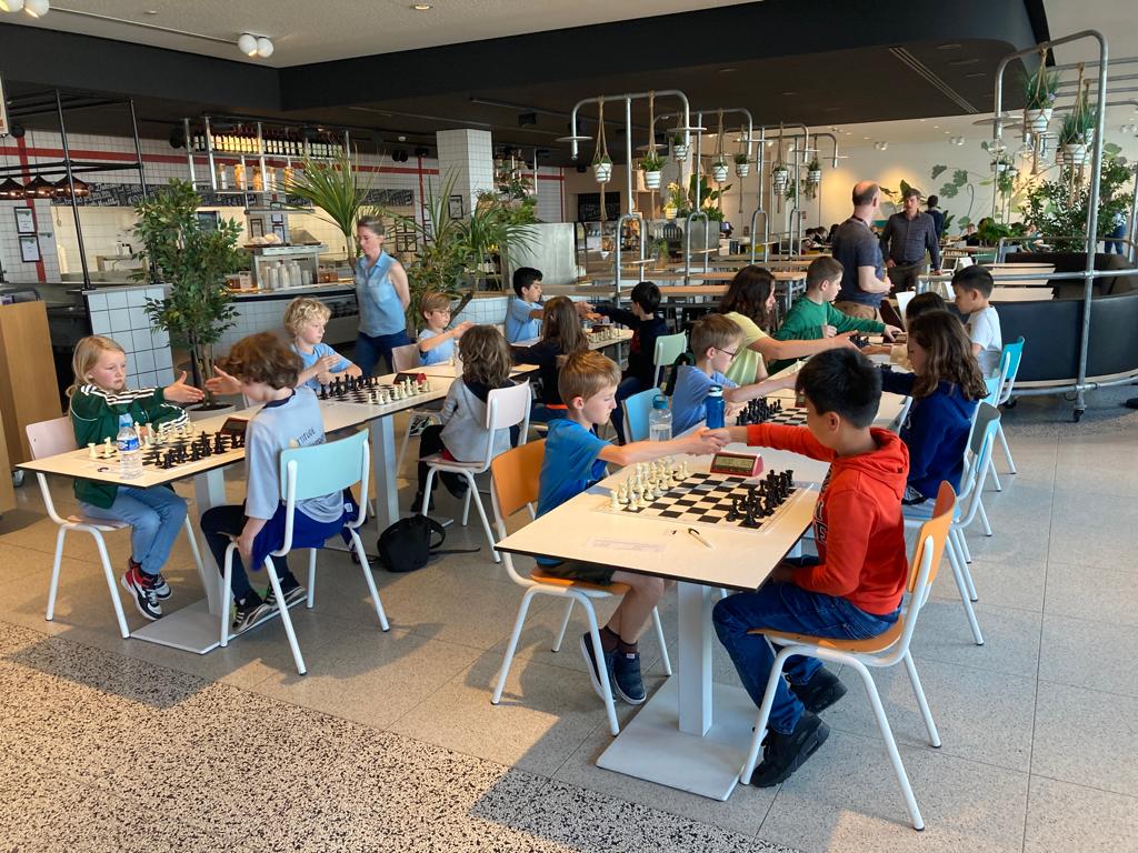 International Chess Federation on Twitter "The FIDE World Schools Team