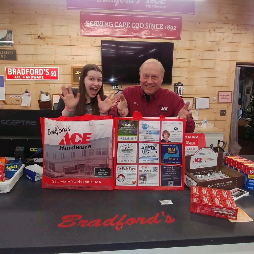MARC_Group_Inc's tweet photo. Bradford's Ace Hardware has their re-usable tote bags! If you happen to be in Hyannis, MA, stop in and get yours!
#hyannis #massachusetts #MainStHyannis #BradfordsAceHardware #AceHardware #TheMARCGroup #Bagvertising #Advertising #Marketing #ReusableBags #ReusableGroceryBag #... https://t.co/Ju2GCEEV30