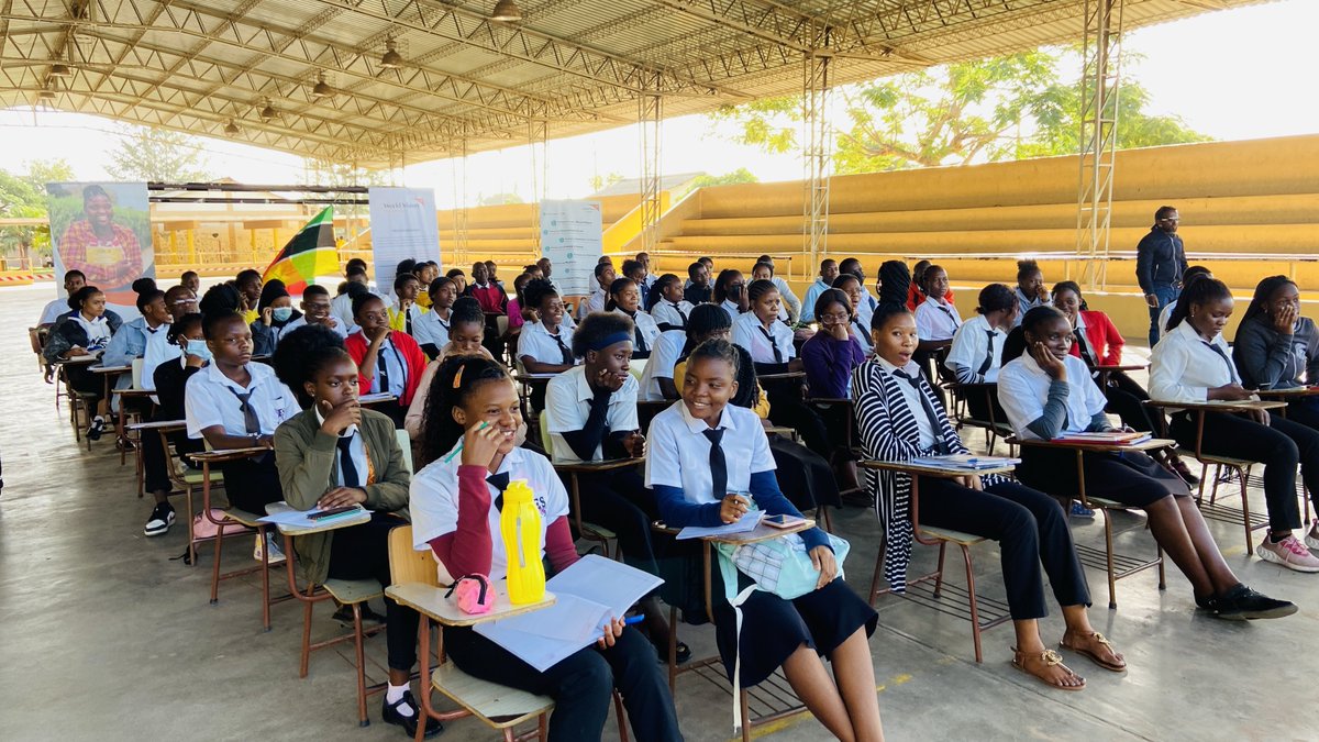 marcarols's tweet photo. Quero agradecer a todos que juntaram-se a este evento de extrema importância e actual para o contexto digital que vivemos hoje. Agradecimento especial ao orador principal @BMarianoJr ao governo de 🇲🇿 e todas crianças pela participação e engajamento. https://t.co/o8RZzCMwJN