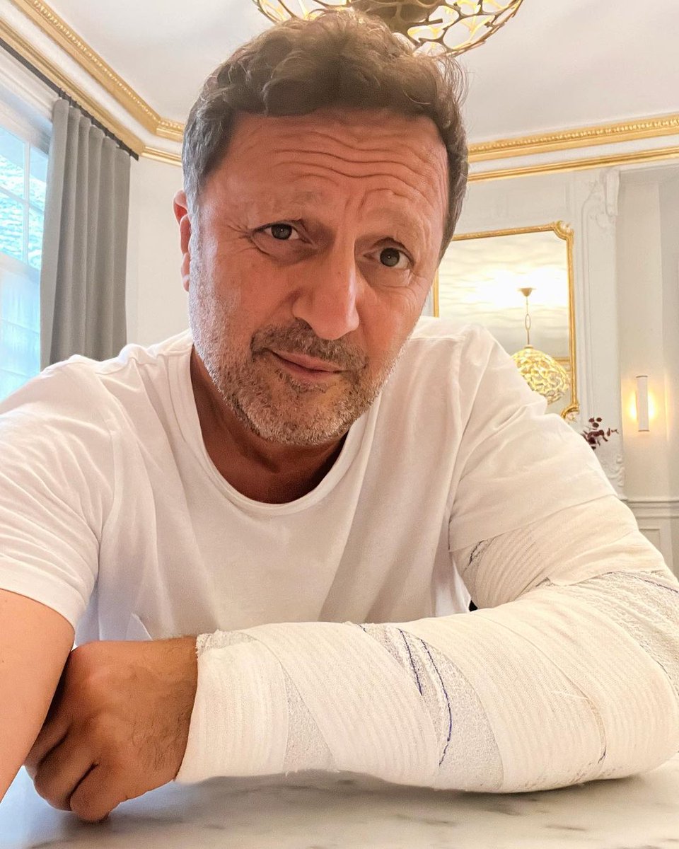 Tele7jours's tweet photo. On souhaite un bon rétablissement à @Arthur_Officiel  
📷 instagram / arthur_officiel https://t.co/FENmBOlwi0