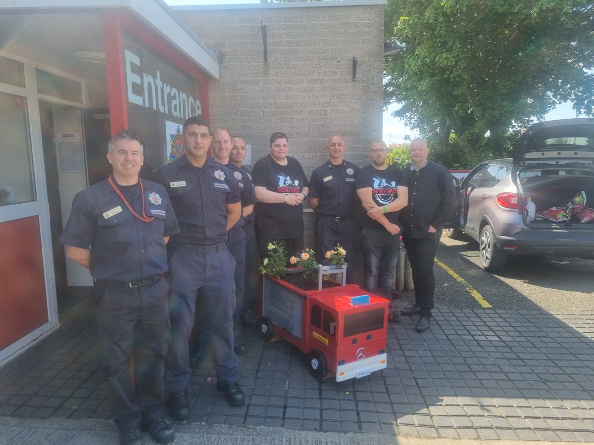 manchesterfire's tweet photo. 🙌 A huge thank you to Zack for delivering an amazing wooden fire engine planter to Blue Watch at Heywood fire station earlier today! 

🚒 Zack created the planter from scratch using old pallets, with the support of @weare_pure, his mum Karen and mentor Yannis. https://t.co/ZQJNf3lUCV