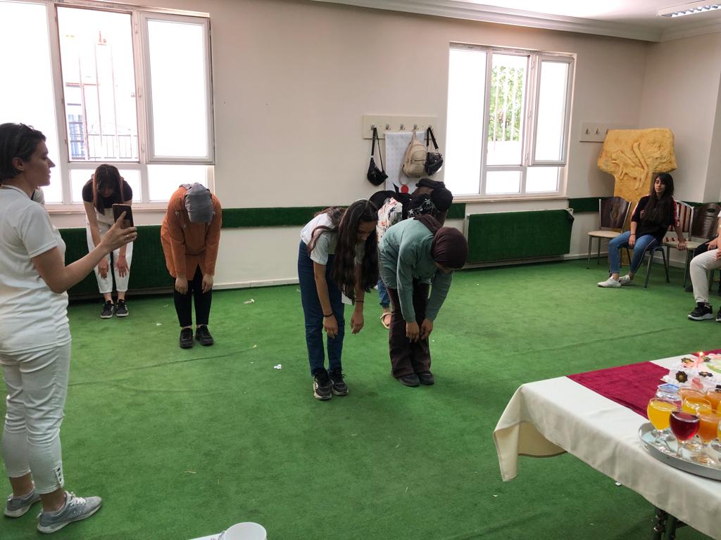 matkesfediyorum's tweet photo. Halkoyunları'nda karegrafi ve ritmin matematiksel dili 
@aictena @ankaramemarge @bilimgenc @MemYenimahalle @velikarakuss @Tubitak @Harunfatsa @sanliurfammem63 @SanliurfaBilsem https://t.co/11KptNubB7