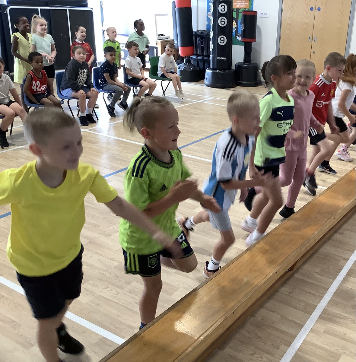 OABroadoak's tweet image. 2GY completing their fitness circuit this morning! #y2 #2GY
