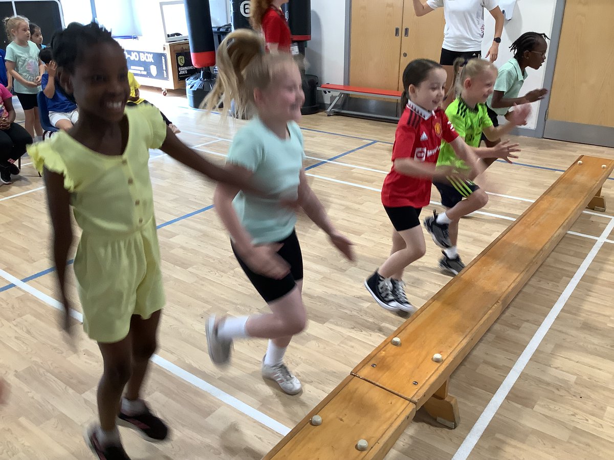 OABroadoak's tweet image. 2GY completing their fitness circuit this morning! #y2 #2GY