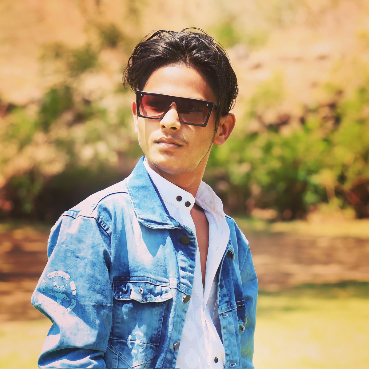 142Pardesi's tweet photo. #NewProfilePic https://t.co/DFt8KED5p5
