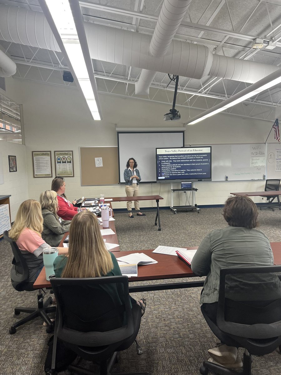 TvlsdV's tweet image. New Staff orientation underway at TVLSD today. Go Vikings!