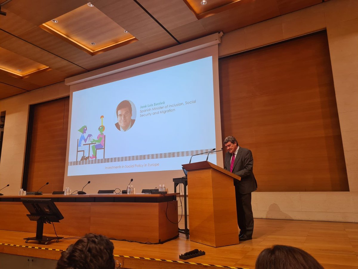 inclusiongob's tweet photo. ❇️ El ministro @joseluisescriva, en un acto organizado por @JPAL_Europe en #París con motivo de su 20 Aniversario, ha agradecido las contribuciones de esta Red mundial contra la pobreza en la implementación de las políticas de inclusión en España ligadas al Ingreso Mínimo Vital https://t.co/1LkZAM5VhL