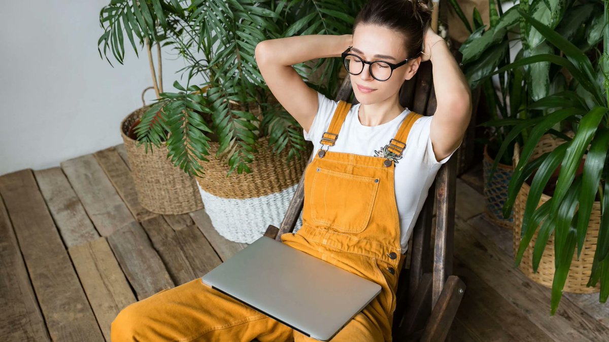 Translationpod's tweet image. Boredom: the secret to creativity
Sometimes you just have to sit still and let the idea come to you:
mailchimp.com/courier/articl…
Go to sleep on it. I jot down creative ideas, possible campaign concepts, headlines, just before bed then let my subconscious do the rest.

#creativitytips