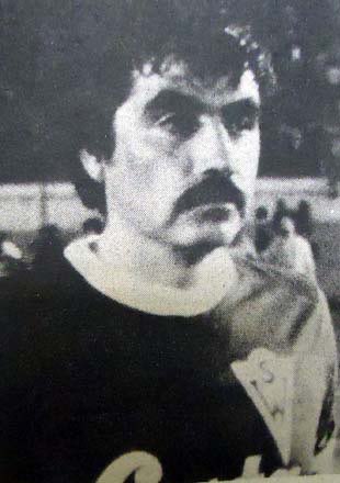 everton_que's tweet image. 22 junio 1947 nace en Viña del Mar, Guillermo Antonio Martínez Fernández (+07-08-2020), mediocampista campeón con Everton 1976,club en el que jugó entre 1968-1980 y 1982. “Chicomito” es considerado uno de los máximos ídolos del club.En 1981 tuvo un fugaz paso por Stgo. Wanderers.