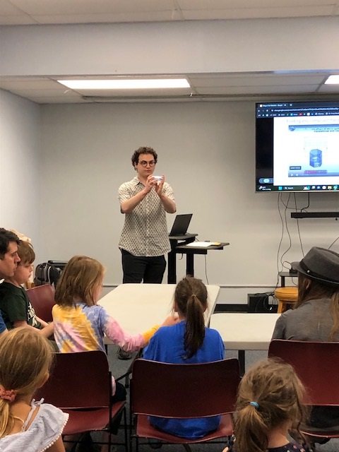 GRASPlab's tweet image. We want to thank everyone for coming to Fun with Robots week 3 and hope everyone had a great time!
Also a huge thank you to the GRASP presenter, Daniel Feshbach!
Look forward to week 4!
#GRASP #GRASPLab #FunwithRobots