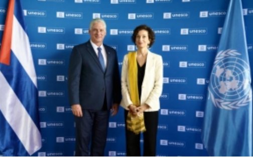 En el marco de su participación en la Cumbre para un Nuevo Pacto Financiero Mundial, que tiene lugar en París, el Presidente cubano visitó la sede de la UNESCO y se reunió con su directora general, Audrey Azoulay.
#CubaCoopera
#DiazCanelEnFrancia