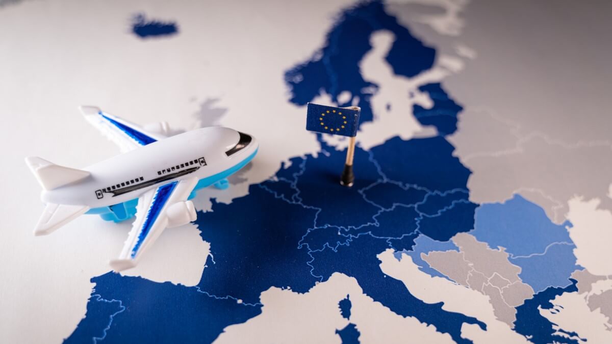 MattMargaras's tweet photo. Report Claims Bulgaria & Romania Will Join Schengen Zone in October 2023.
According to Euractiv, in October border controls at the airports will be lifted while from January 2024, ground controls will no longer be kept in place
D O A M N E. A J U T A π
#4theppl https://t.co/mEAMFMcz7i