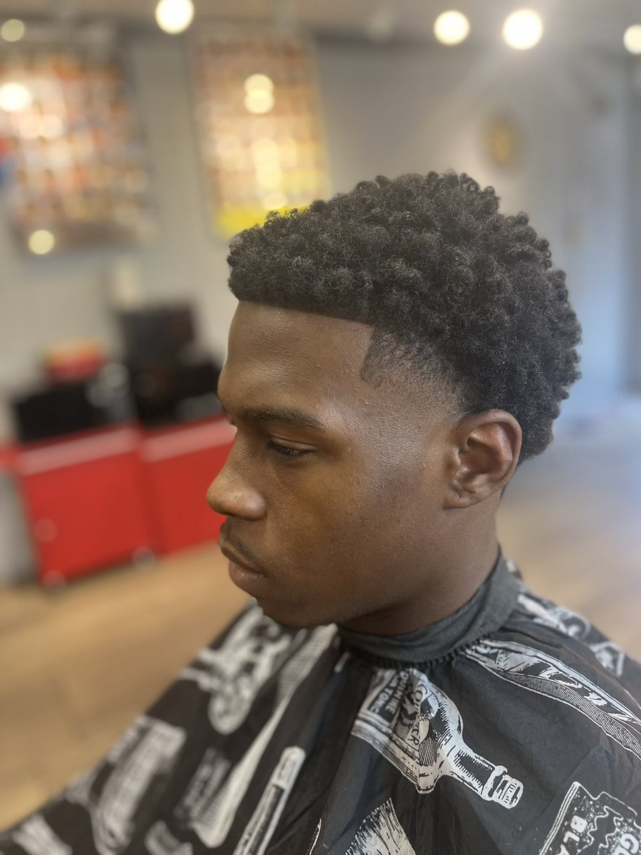 letmecutyohair's tweet photo. No matter the pace, always continue to move forward!
#BarberLife
#Kids #Women #Men #FreshCuts
#Entrepreneur #318Barber
#FadesOfGlory #BarberLife
#GramblingBarber #RustonBarber #LaTech #GramFam #LoveConquersAll
HIT THE LINK❗️⬇️
https://t.co/Rh0Qpq9ILG https://t.co/3GgKHvYizi
