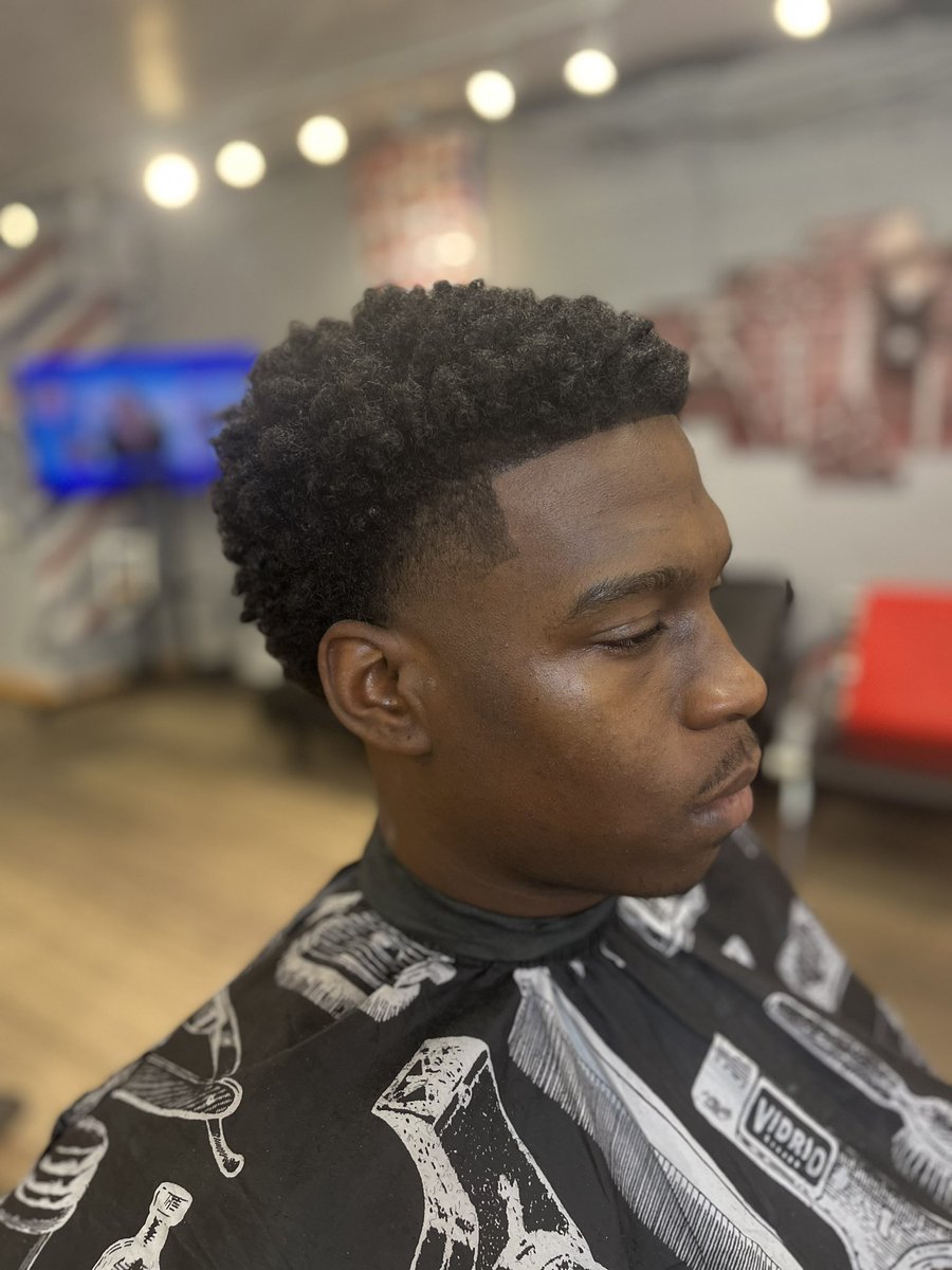 letmecutyohair's tweet photo. No matter the pace, always continue to move forward!
#BarberLife
#Kids #Women #Men #FreshCuts
#Entrepreneur #318Barber
#FadesOfGlory #BarberLife
#GramblingBarber #RustonBarber #LaTech #GramFam #LoveConquersAll
HIT THE LINK❗️⬇️
https://t.co/Rh0Qpq9ILG https://t.co/3GgKHvYizi