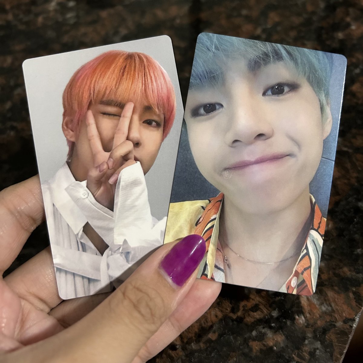 namjikooksells's tweet photo. wts bts ph

taehyung fake love + lights photocard set
— set for 1600 payo / 1700 dop [500 dp rem bal 7/15]
— hatian oki! onhand pls check condi in replies https://t.co/Vc1hSRfsyd