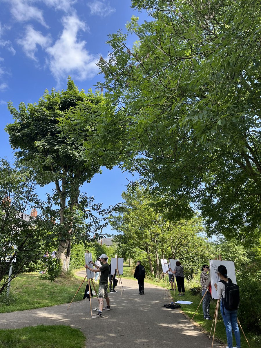 DrAmandaSlevin's tweet photo. What a stunning day to be at famous ‘Hollow’ on @ConnsGreenway for 2nd @SECA #ConnectingWithNature workshop led by Dan Shipsides
Co-hosted by @GroundswellCon @EastSidePartner WS engaged a diverse group & local #community around #drawing #art #environment #GreenandBlueSpaces https://t.co/LCJjoGLovA