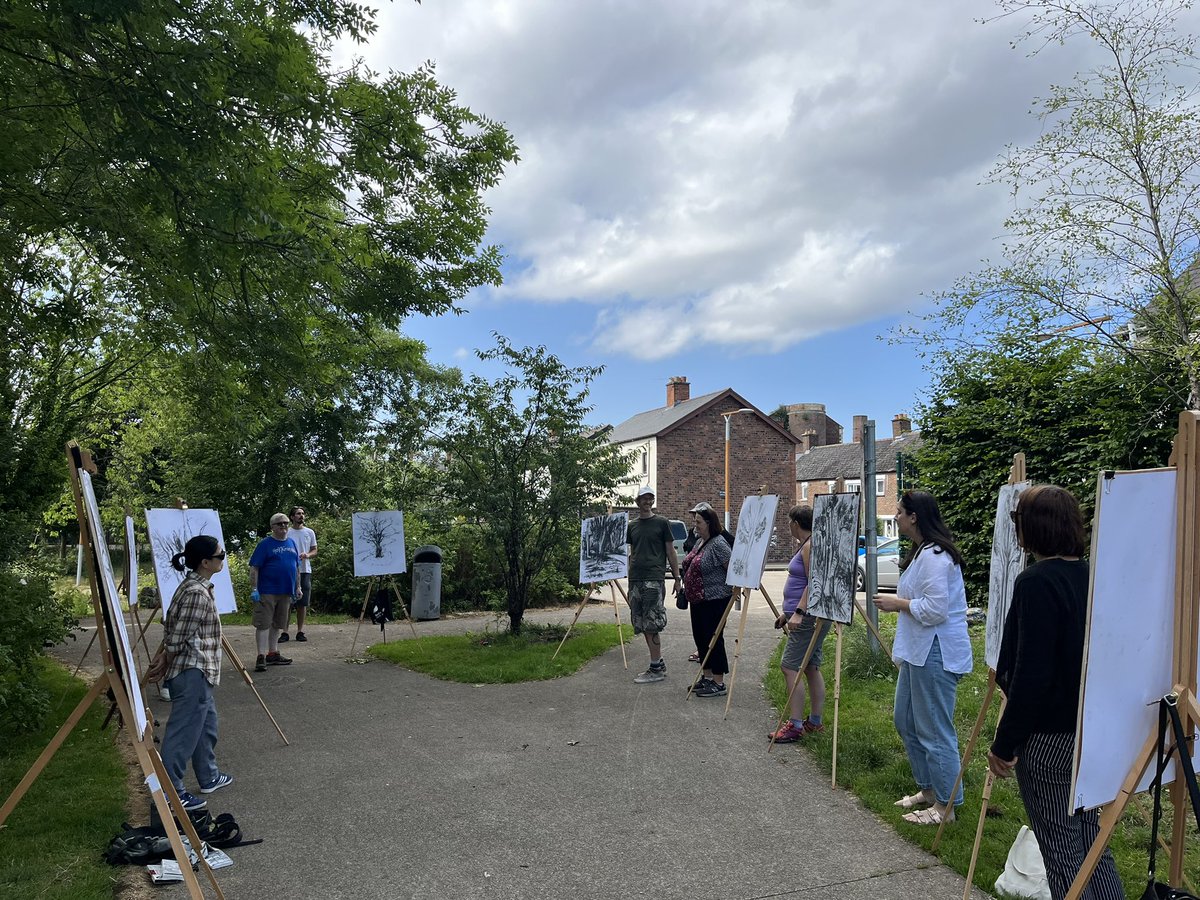 DrAmandaSlevin's tweet photo. What a stunning day to be at famous ‘Hollow’ on @ConnsGreenway for 2nd @SECA #ConnectingWithNature workshop led by Dan Shipsides
Co-hosted by @GroundswellCon @EastSidePartner WS engaged a diverse group & local #community around #drawing #art #environment #GreenandBlueSpaces https://t.co/LCJjoGLovA