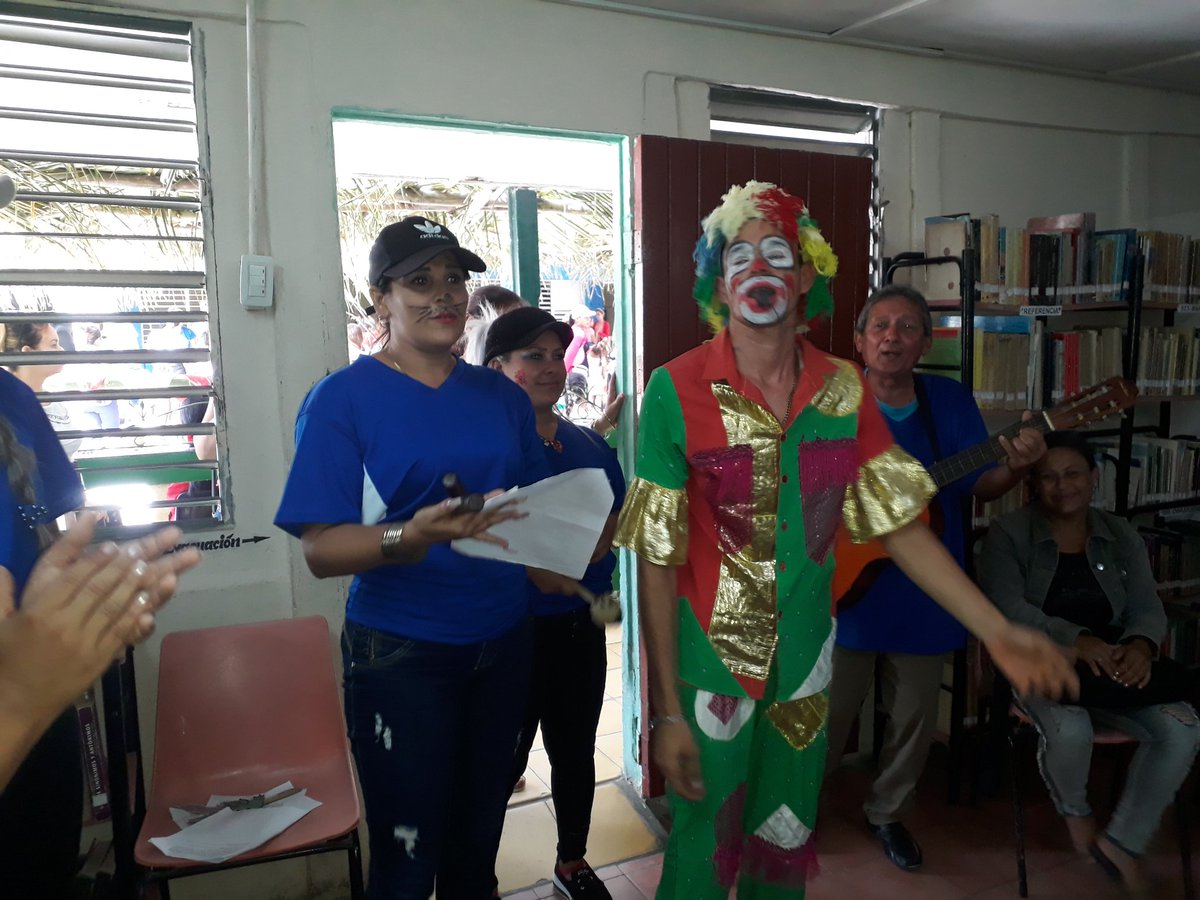 dmecautocristo's tweet photo. En el marco de la jornada de la cultura en el territorio Cauto Cristo,  diversas actividades se desarrollan para el público presente. #EducaciónCautoCristo #EducaciónGranma #CubaMined #Cuba #GranmaSeRecupera #ProvinciaGranma @DiazCanelB @barreto_nt @CapoNapoles @DrRobertoMOjeda https://t.co/8hkI6zhlAt