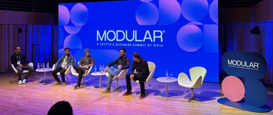 Panel de #ModularSummit by @RipioApp moderado por @andresWeb3VC con @resiliente_eth @DamianCatanzaro @patriciomolina @Imt0t0