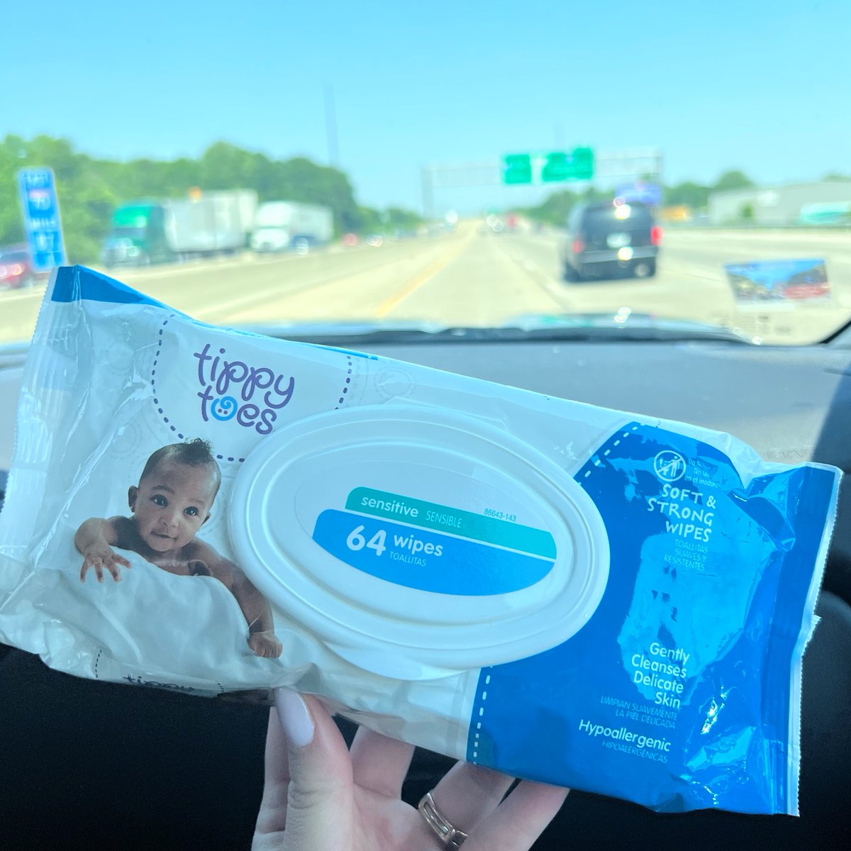 Your next #roadtripessential: #BabyWipes! 🚗✨ Whether you're traveling with a little one in diapers or the whole family, these wipes are a must-have. Don't hit the road without them! #TippyToes