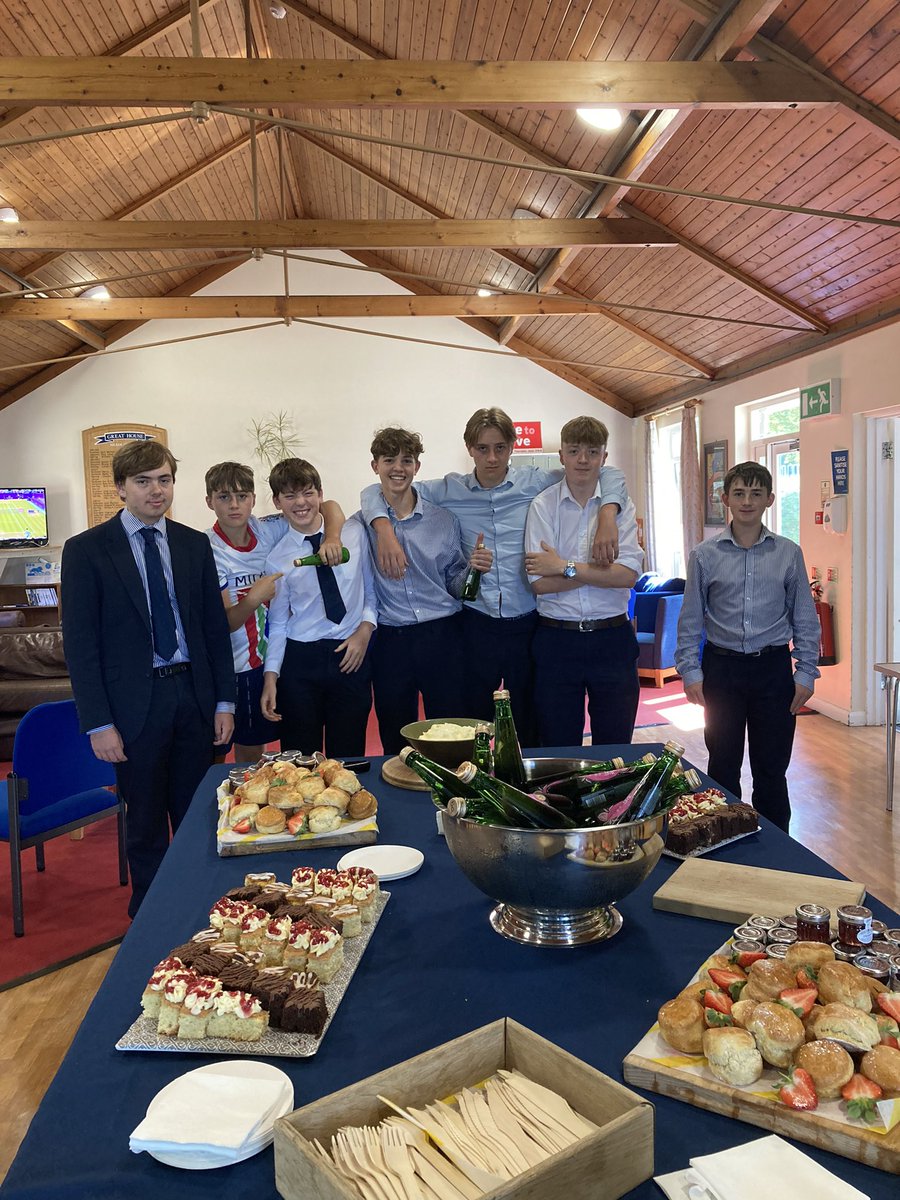 GreatMillfield's tweet photo. 🍰 The perfect summer term treat! Cakes, scones and lots of cream. https://t.co/mUc84FMANe