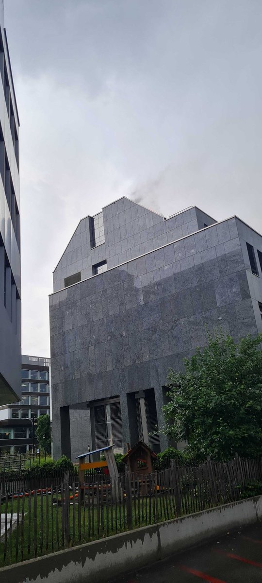 pbarnert's tweet photo. The @IDUNTech office building is on fire! 

In case you're interested to learn if your brain waves are on fire reach out. We're providing the IDUN Guardian for EEG / brain monitoring.

#neuroscience #eeg #neurotech #brain #brainmonitoring #Wearables #earbuds #brainsensingEarbuds https://t.co/4HR67IBlu6