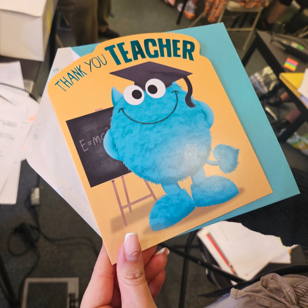 workpays's tweet photo. Yesterday, learners at our Hinckley Centre surprised their tutor, Robyn Brazel, with a cake and card to thank her for being amazing! ๐
We are so proud of Robyn, as each day, she works non-stop to ensure that learners have an excellent experience ๐
#StaffSuccess #OneTeam https://t.co/75I8KDq3v7