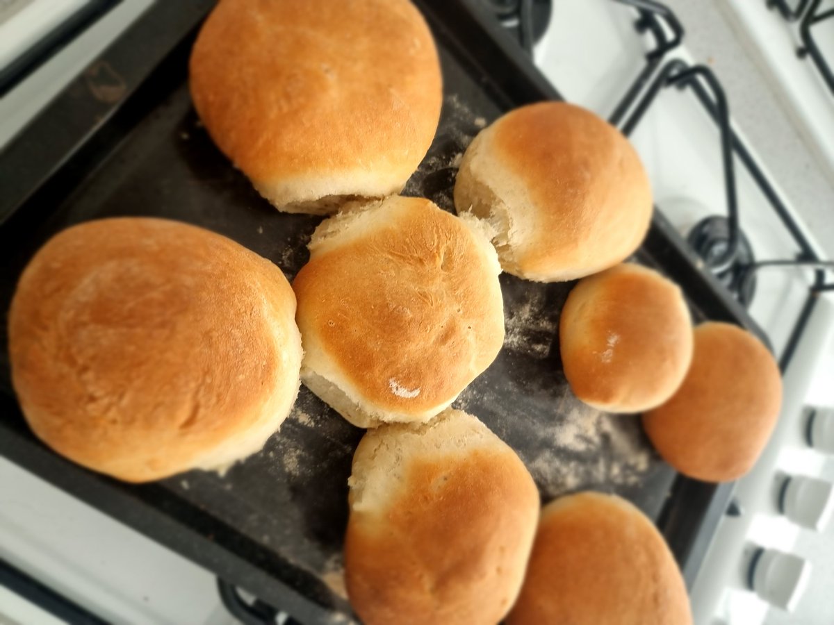 S3 NPA Bakery made white rolls this morning. First attempt at using yeast, great job from everyone 
<a href="/newbattlehigh/">Newbattle High School Digital Centre of Excellence</a> <a href="/MrMillarPE/">MrMillar</a> <a href="/NewbattlePE/">Newbattle Sport & Wellbeing</a>