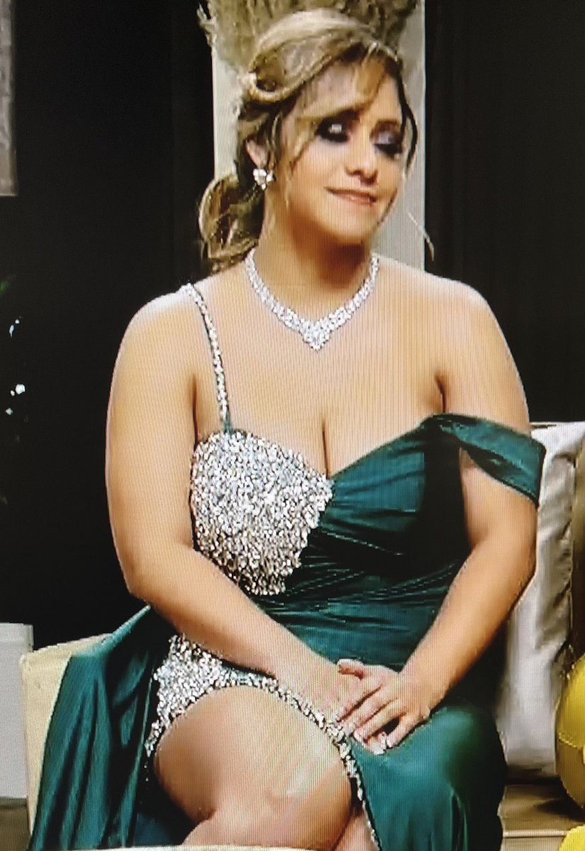 Dom looks like she found that dress in a dumpster. Nothing redeeming about her. How could the experts have given her even a second look.  #MAFSNashville