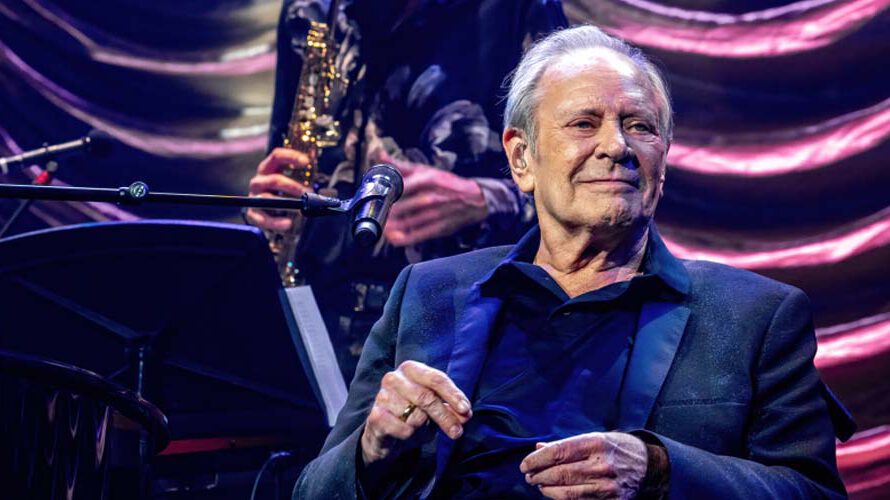 Rob de Nijs - Een Zanger die Zong tweet media