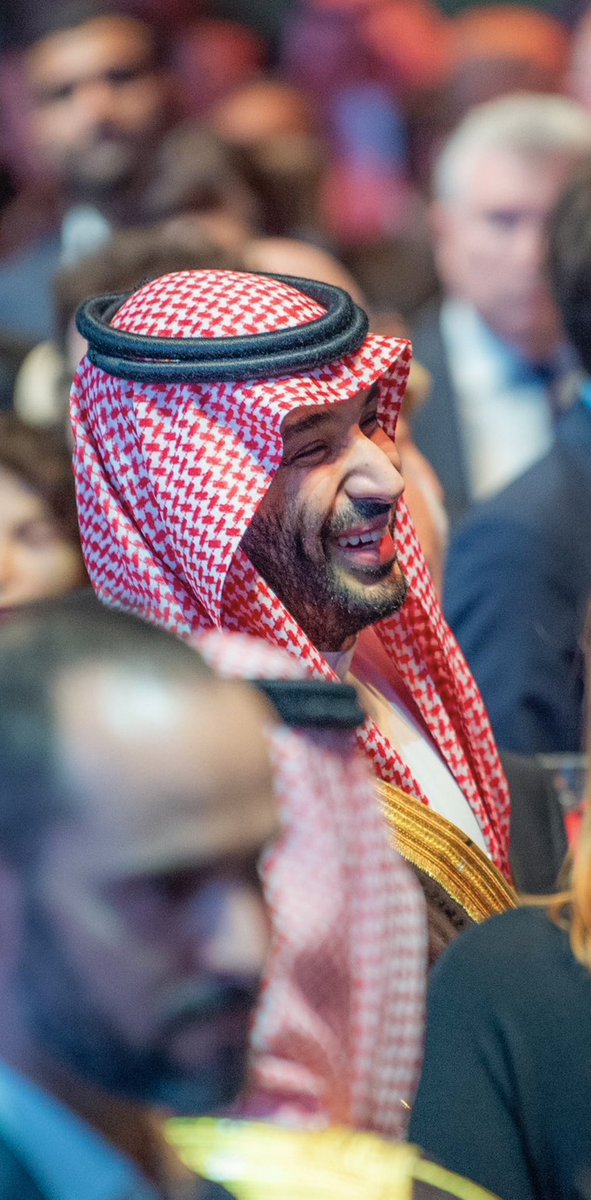 Tomoh102's tweet photo. أحتاج مبدع في التعليق الصوتي 
يؤذي هذه الأبيات كرما ,,

سألت ؟ أعطيك الإجابة 
لا ليسَ في هذا غرابة
من أعجز الحساد بحثًا
وتصيُّدًا  أمرًا  أعابَهْ
خابوا وما وجدوا طريقًا
الا لما يعلي جنابَه
هو جامع الأضداد فانظر
حتى ابتسامتهُ مَهابة!

#معلق_صوتي 
#voicer 
#مصمم https://t.co/UPKd94vSr7