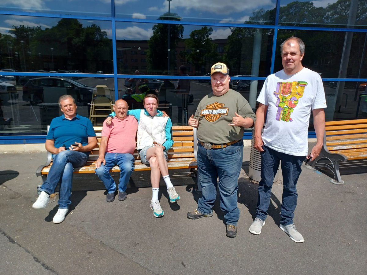 Pleasant day out with <a href="/TrustConnect/">WELLmens Club</a> mens club today followed by salad pies bought at Bettys pie shop. Delicious 👌Thanks to Willie for buying the pastries 👍