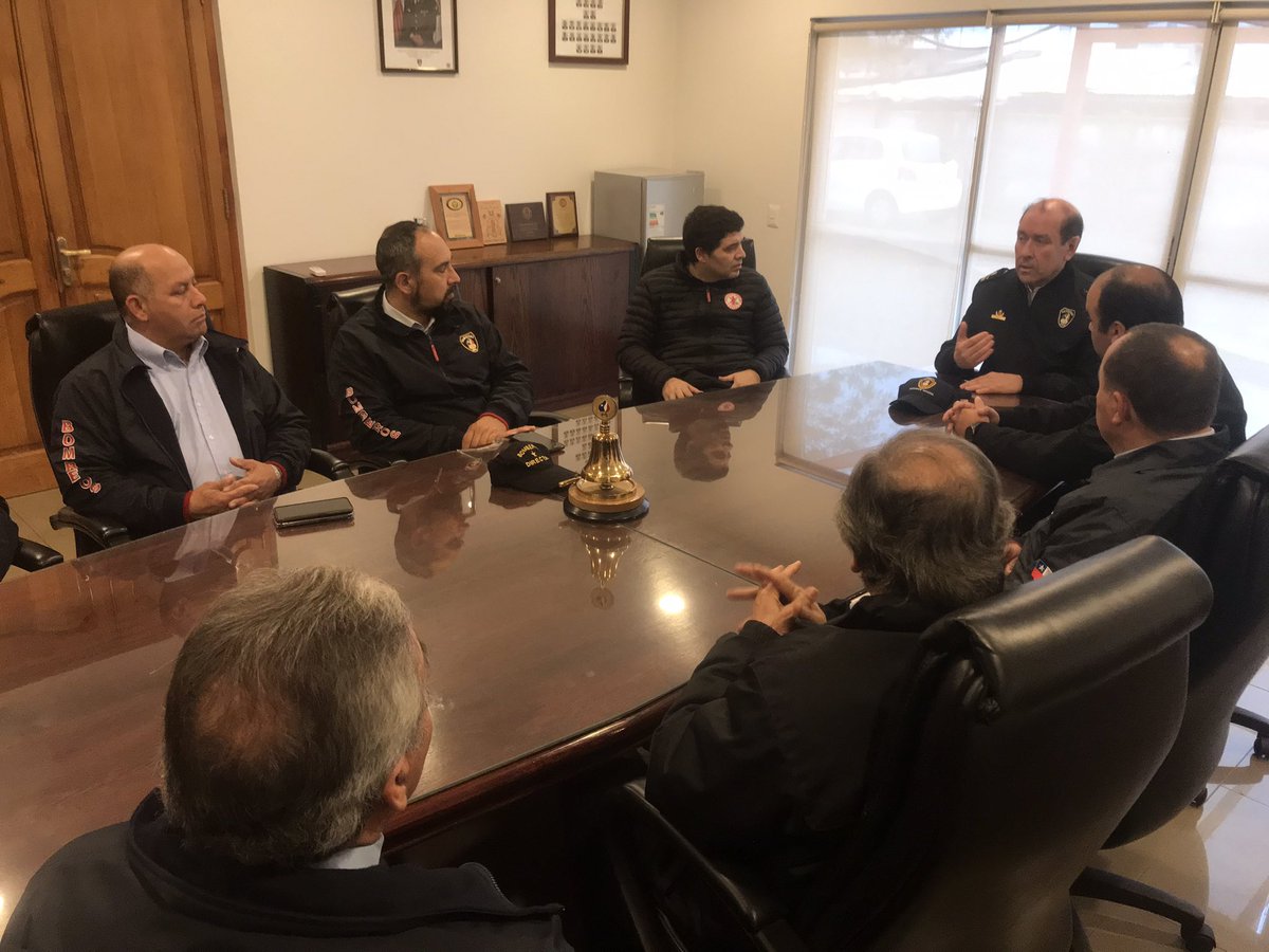 Bomberos_Rengo's tweet photo. A esta hora nos visita el Presidente Nacional de Bomberos de Chile @JUANCARLOSFIEL1 en su recorrido por la Región. Para analizar importantes temáticas con nuestro Honorable Directorio General. @BomberosdeChile https://t.co/imxqTXQPdK