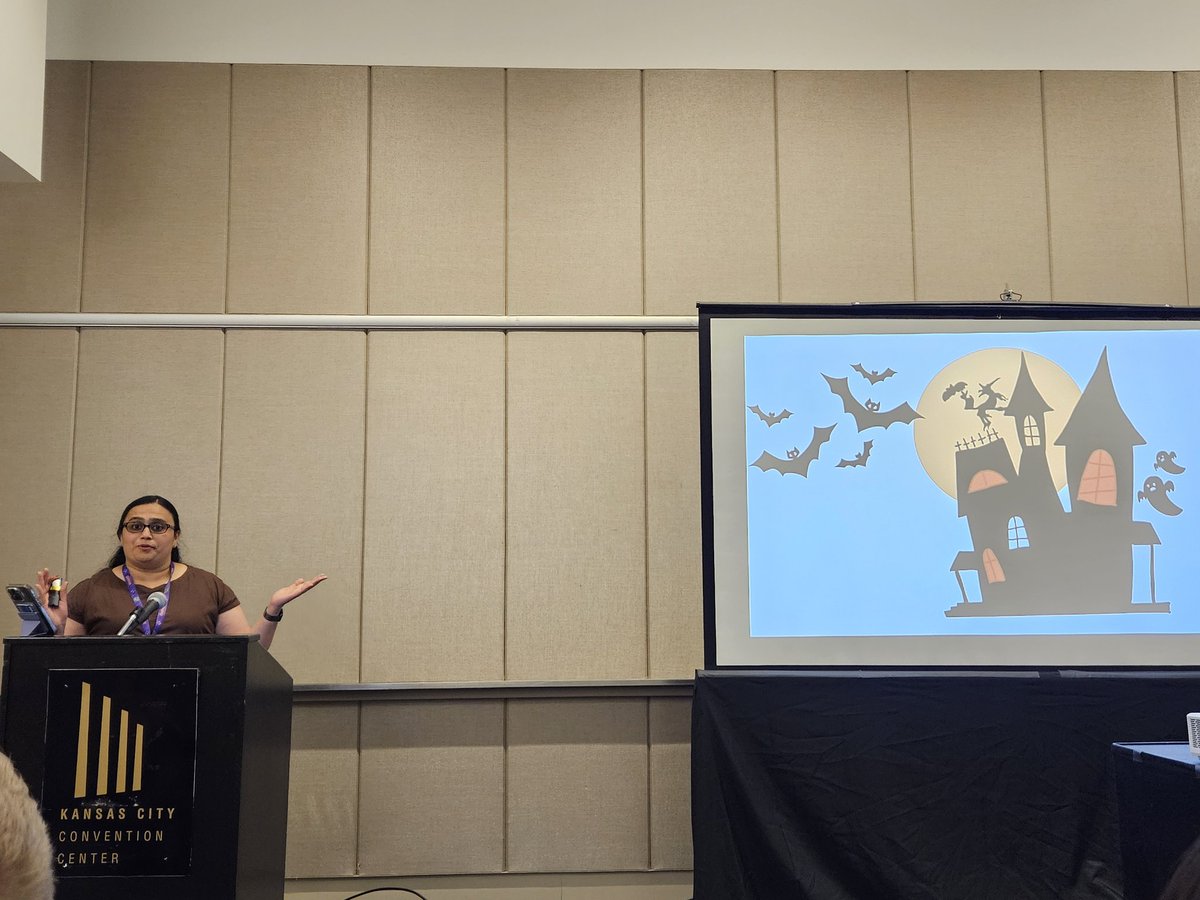 iansltx's tweet image. Time to talk API versioning with @PoornimaNayar #kcdc #KCDC2023