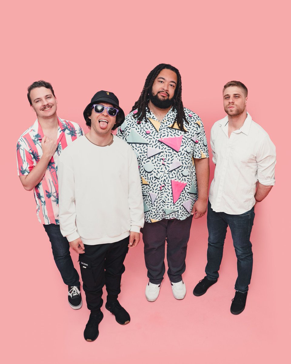 FRIENDS! Our new single ‘Movies’ dropped yesterday! Ya’ll gotta do us a solid &amp; run it up for us cause we’re JUST GETTING STARTED BABY 😎

We’ve got a couple Chicago shows in the works &amp; more music than we know what to do with sitting on deck! 

Stream It: open.spotify.com/track/5YLUYLTw…