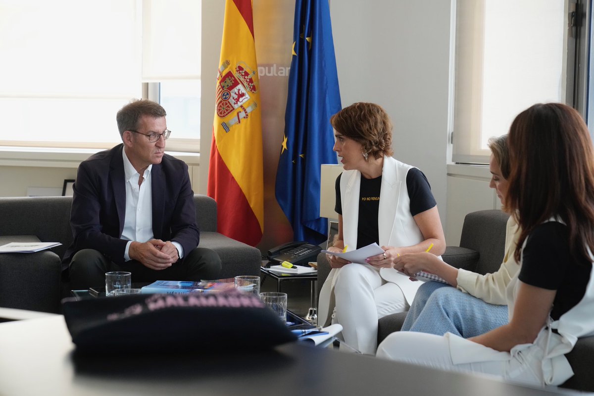 Estamos comprometidos con la conciliación familiar:

🔹Vamos a aumentar los permisos de maternidad y paternidad de las familias monoparentales a 26 semanas.
🔹La etapa escolar de 0-3 será gratuita.

La maternidad tiene que dejar de ser un techo de cristal.
