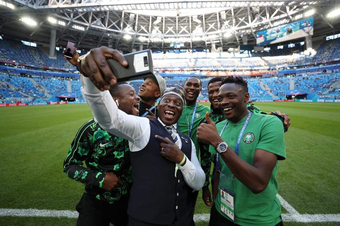 Make sure you’re getting the right angle! 🤳

Happy #NationalSelfieDay!
Follow <a href="/fahadhossain90/">Messi FC</a>