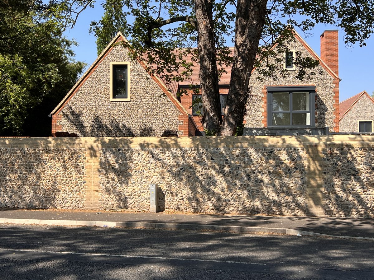 Nice to see our residential development in Stapleford nearing completion. The design combines contemporary and traditional forms and materials.

#Cambridge  #sustainable #design #home