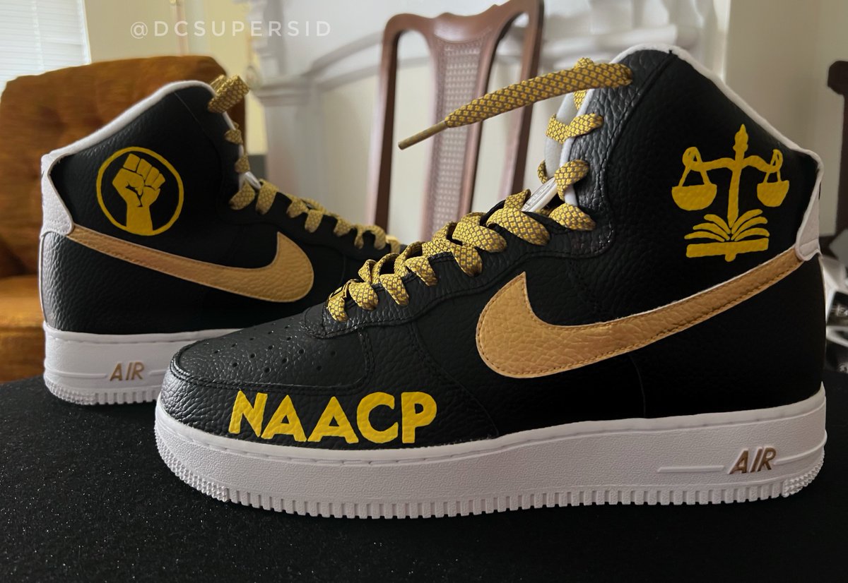AlcoNaacp's tweet photo. Custom "Juneteenth" NAACP @Nike AF1's - designed by @mica student Neylan Parker @NAACP @DerrickNAACP @NAACPYC_ @NAACP_LDF @PHCHAED @NAACPBaltCounty @wordsofwiz27 @naacpmd_ecj @naacpimageaward #micamade #naacp #juneteenth #sneakerhead #NAACPConvention https://t.co/D6IEeZVZFD