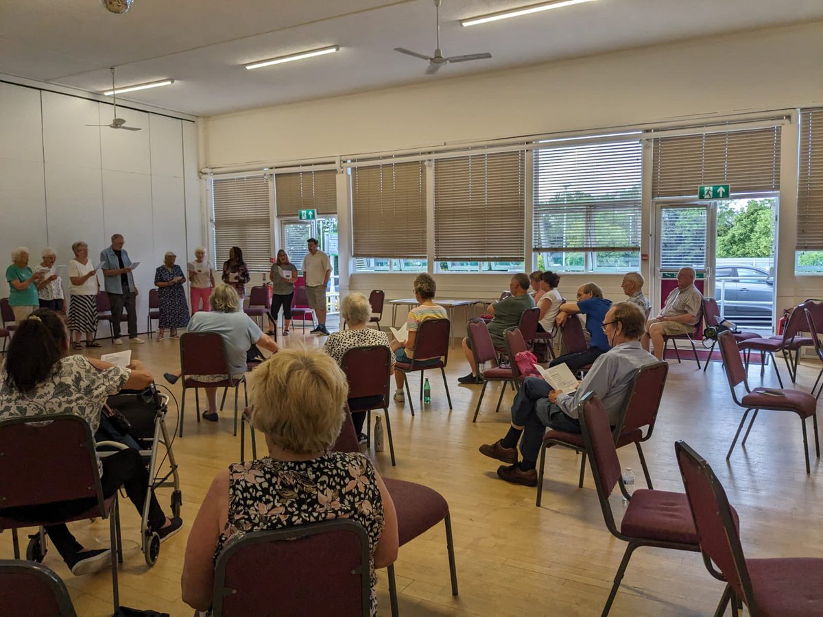 rehab_pulmonary's tweet photo. Next up on the agenda for our Pulmonary Rehab Week: the ‘singing 4 fun’ group teaching our patients the power of singing to assist with their lung condition! 🎶🎤🫁
#singing4fun
#PulmonaryRehabWeek
#PRweek2023 https://t.co/2UrsaqIGUZ