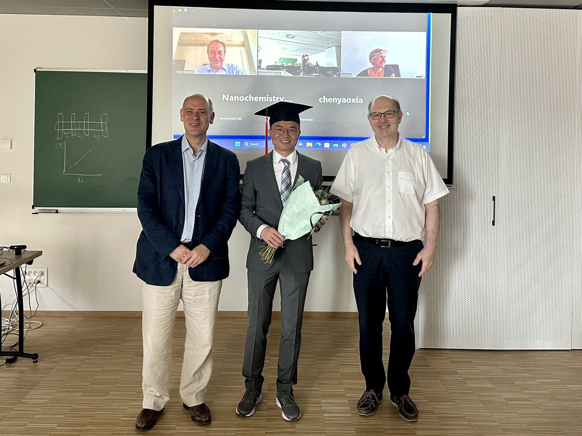 bin_han_'s tweet image. Really happy to announce that I received my PhD on 20 June. This is a truly memorable day in my life. Moments like this make everything so worth it. A heartfelt thanks to @PSamori for the guidance. Truly grateful for those who helped me @CiesielskiArtur @NanochemistryL
