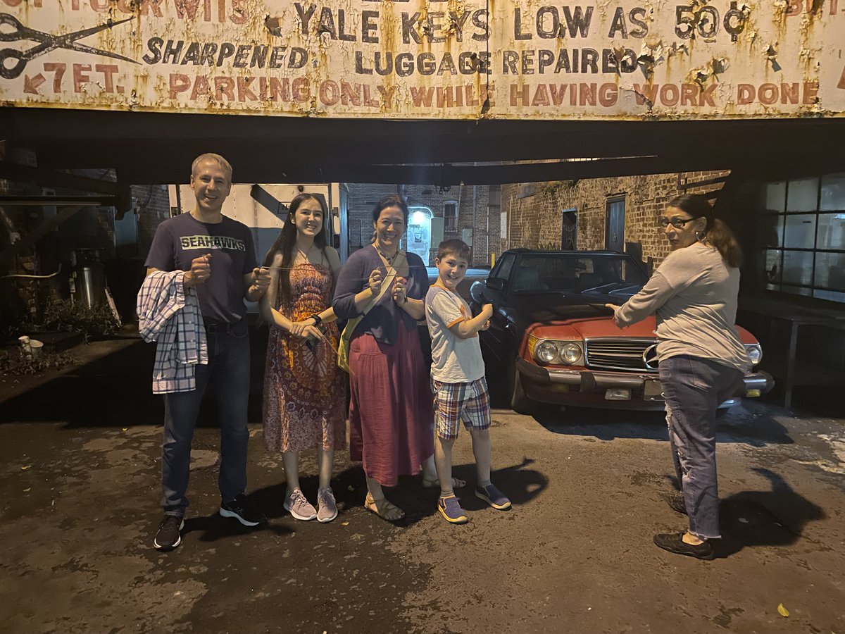 WitchingHourSav's tweet photo. A big thanks to this lovely group who joined us on our haunted tour of #Savannah last night! Don't forget that you can experience the thrill and fun of one of our tours this evening. Book now at https://t.co/QKU461N3sQ
#ghosts #spooky #visitsavannah #paranormal #ghosthunting https://t.co/jRbxA36CQS