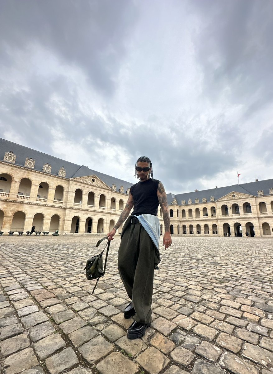 rauwalejandro's tweet image. “BABY HELLOOO” 🌙🌙🌙🌙🌙🌙🌙🌙🌙🌙🌙🌙🌙🌙 12AM Miami/EST