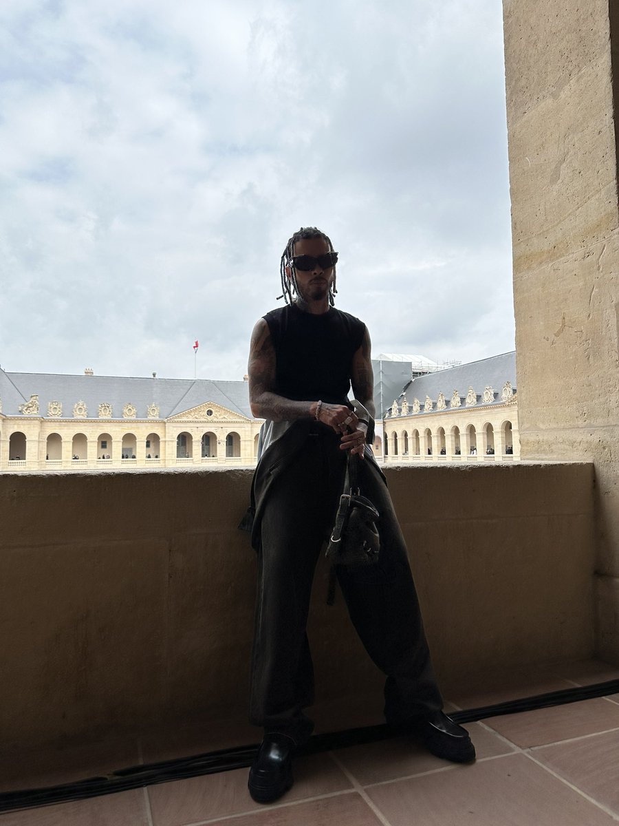 rauwalejandro's tweet image. “BABY HELLOOO” 🌙🌙🌙🌙🌙🌙🌙🌙🌙🌙🌙🌙🌙🌙 12AM Miami/EST