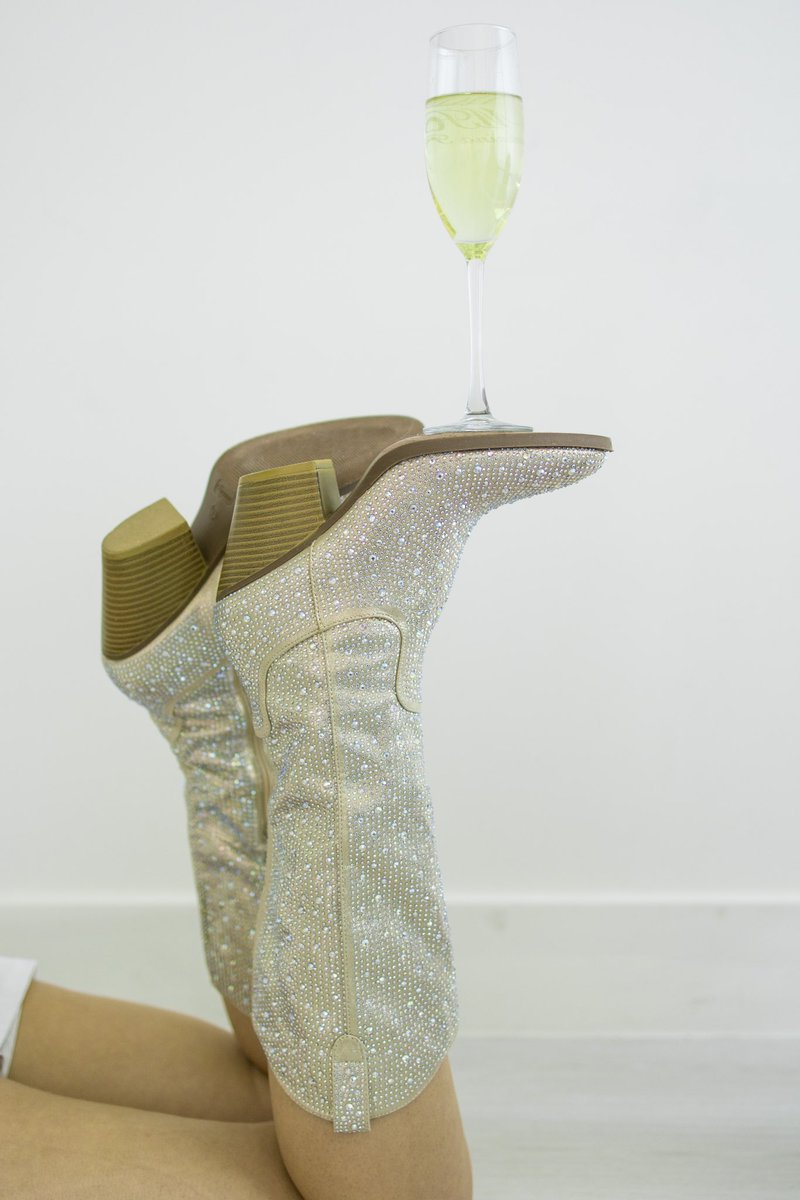 Something Blue Boutique tweet media